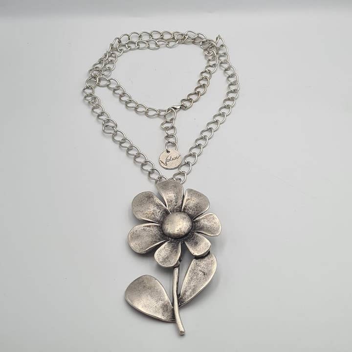 Collier Floraison de fleurs sauvages pour la vente par Volare