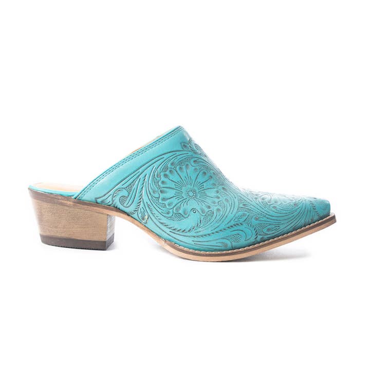 Mules en turquoise faits à la main par Valeria pour la vente par Myra Bag