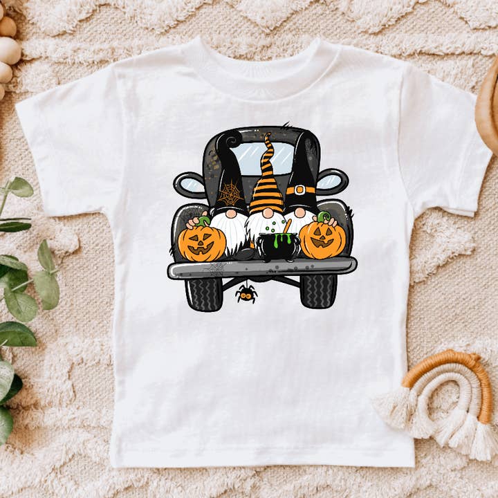 Halloween Gnomes Tee für den Großhandel von AvaryMaeInspirations