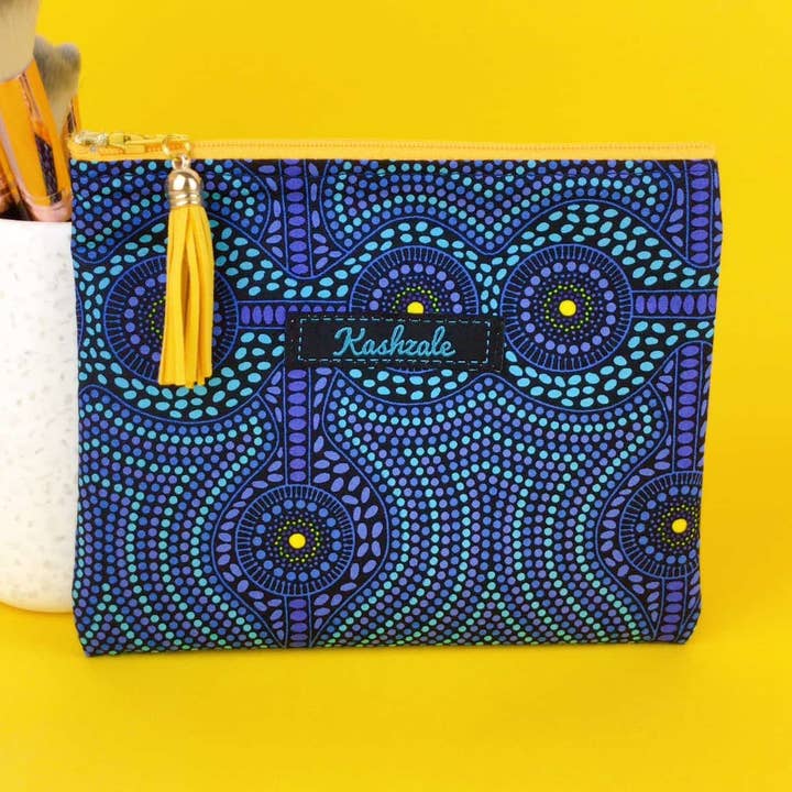 Wüstenlandschaft Kleine Clutch, Kleine Schminktasche. Aborigines-Design für den Großhandel von Kashzale Handmade Cosmetic Bags