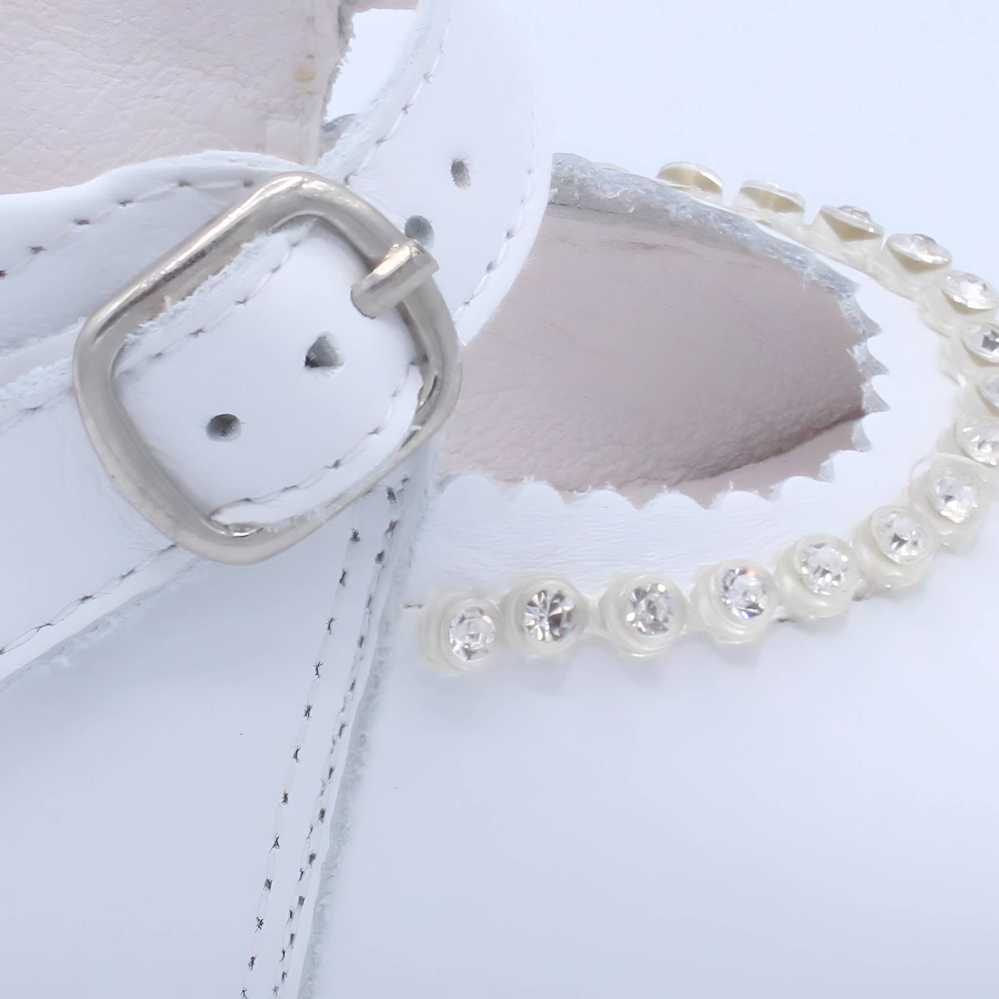 Borboleta – wholesale Cot shoes – Baby – Baby Girls Leather Soft Sole Bar Shoe with Diamante Detail8