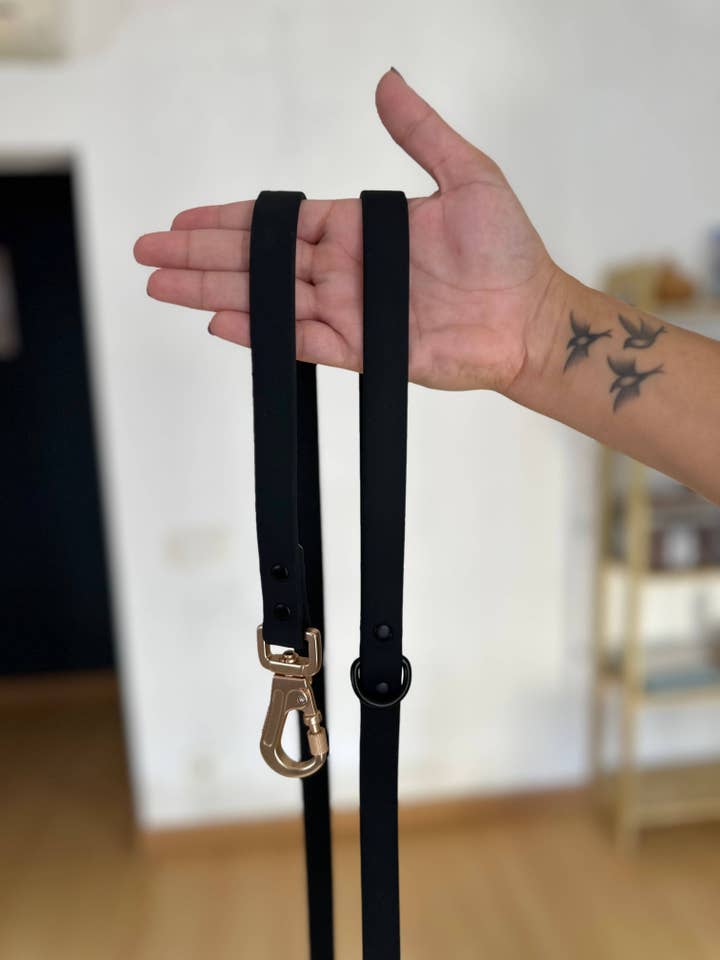 Black Waterproof Strap for wholesale by Wildbite Amantes Peludos