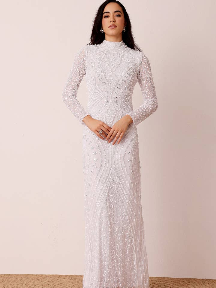 Abito Maxi con Loto Decorato in Bianco per la vendita all'ingrosso da parte di Lace & Beads