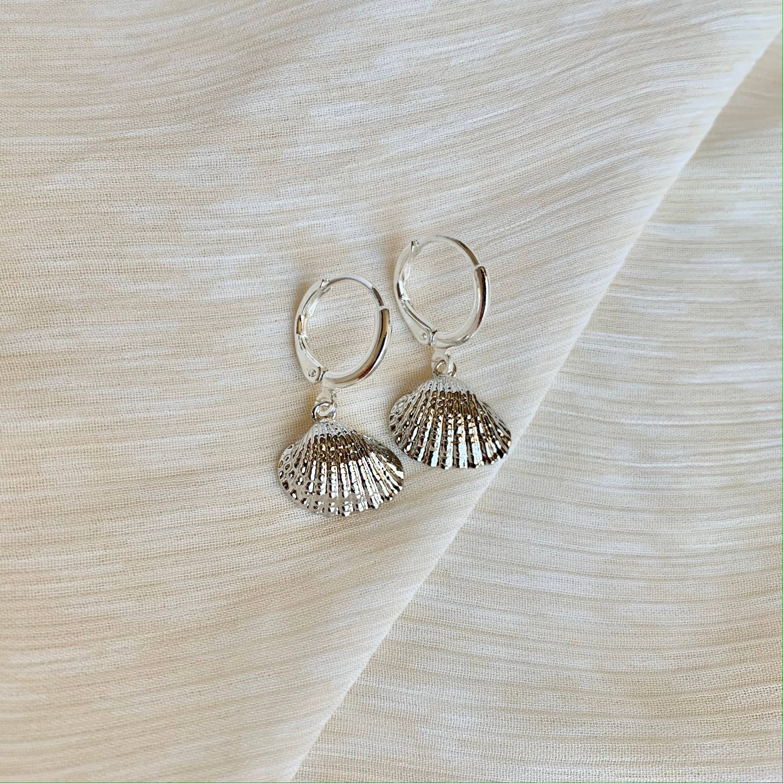 SALT by Sarah Curtis - Wholesale Huggie Earrings - SCALLOP SEASHELL HUGGIE HOOPS | silver | coastal jewelry1
