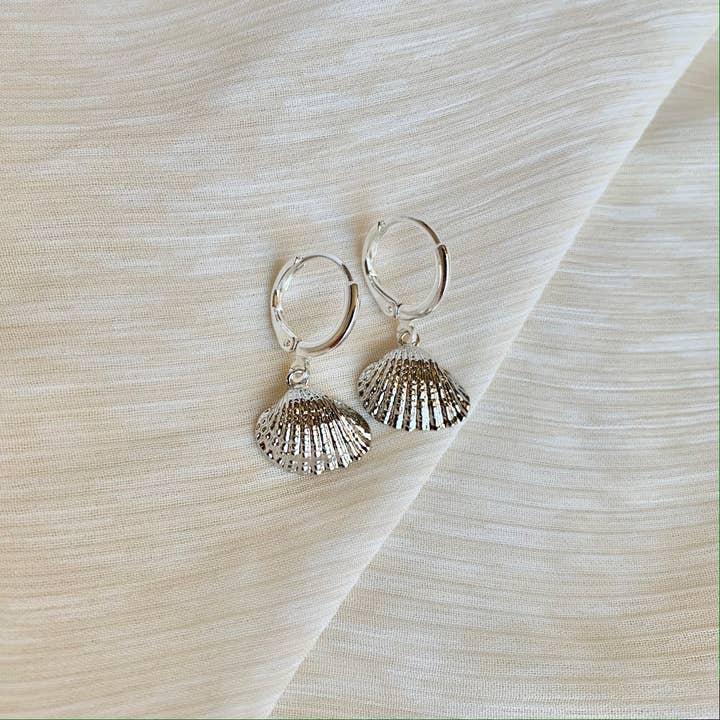 SALT by Sarah Curtis - Wholesale Huggie Earrings - SCALLOP SEASHELL HUGGIE HOOPS | silver | coastal jewelry1