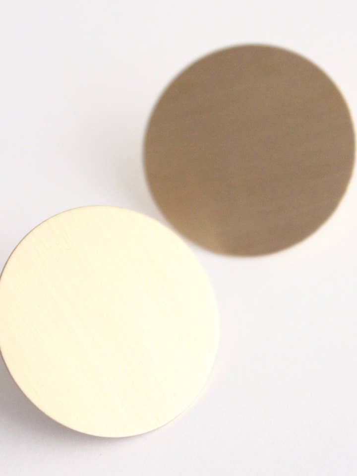 BRSE90 Brass disc post earrings for wholesale by David Aubrey Jewelry