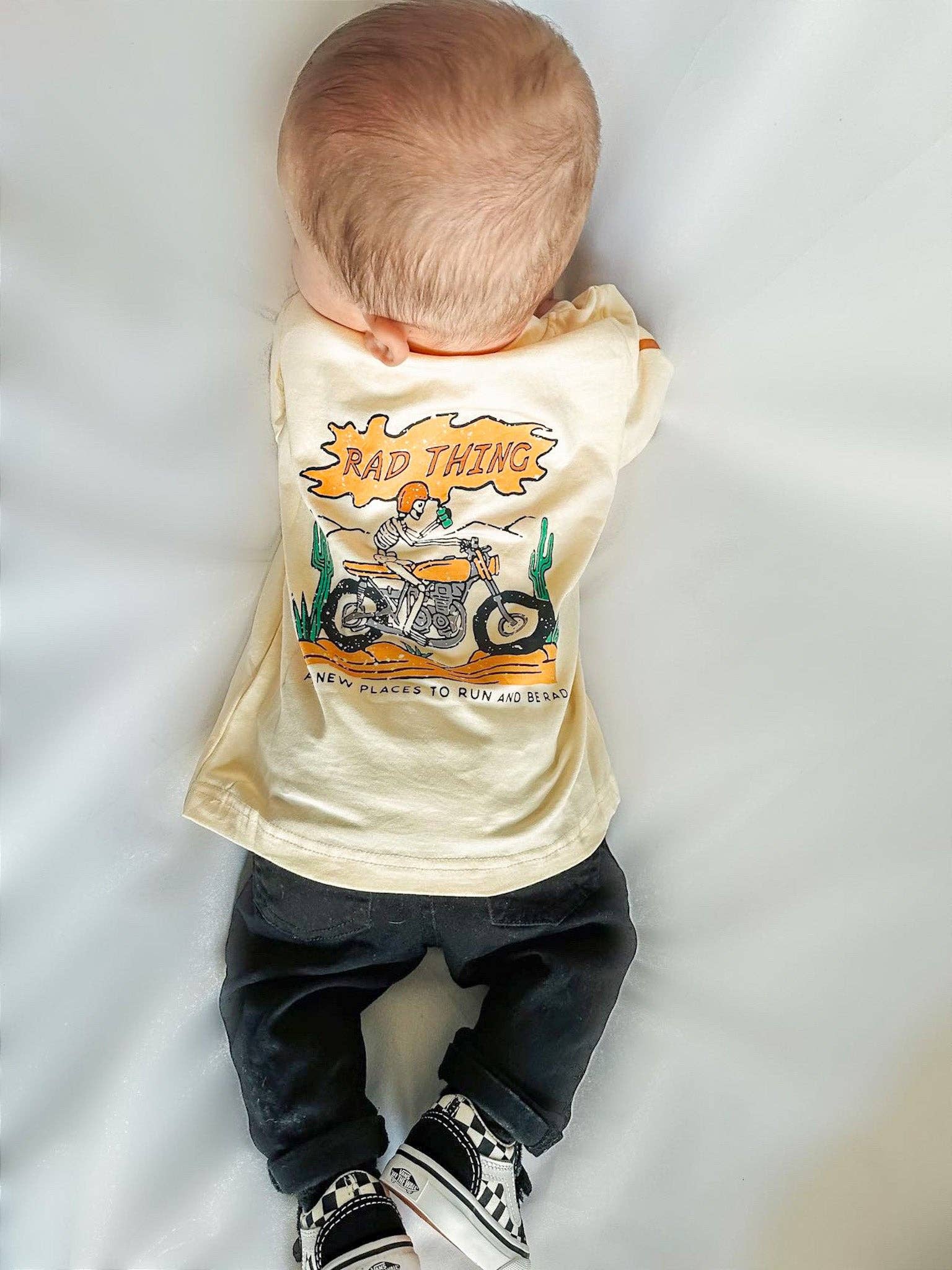 Little Rad Things - Vente T-shirt sérigraphié – enfant - Vêtements garçons Where The Rad Things Are jaune - Fabriqué aux USA11
