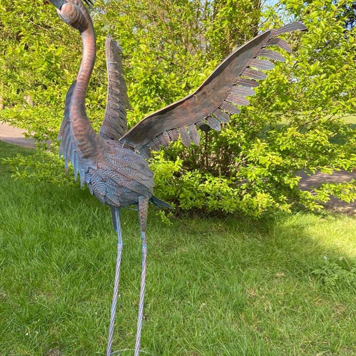 Marissa's Gifts - Wholesale Beeldje/beeldhouwwerk - Grote bronzen metalen reiger tuinsculptuur 107cm