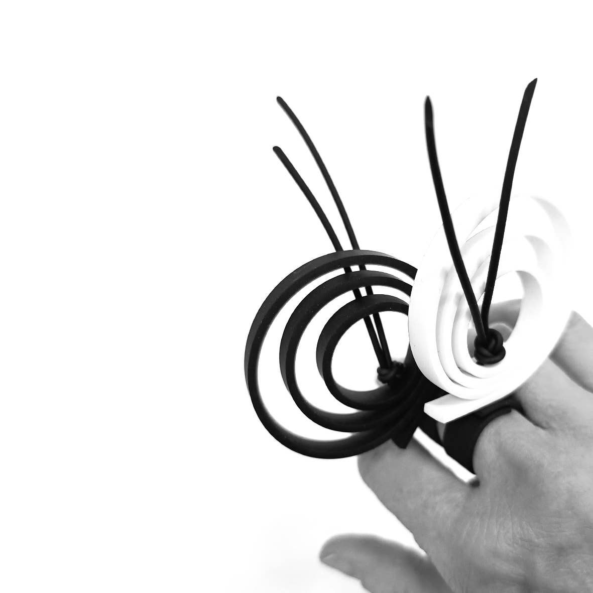 ALEX+SVET - Wholesale Cocktail/Statement Ring - ALRICK rubber ring BLACK&WHITE line2