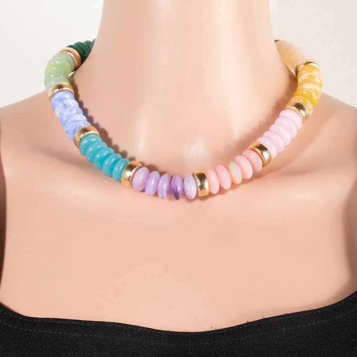 The Looks by Fame Accessories - Wholesale Pendant/Charm Necklace - Wide Marble Resin And Metallic Disc Beaded Necklace