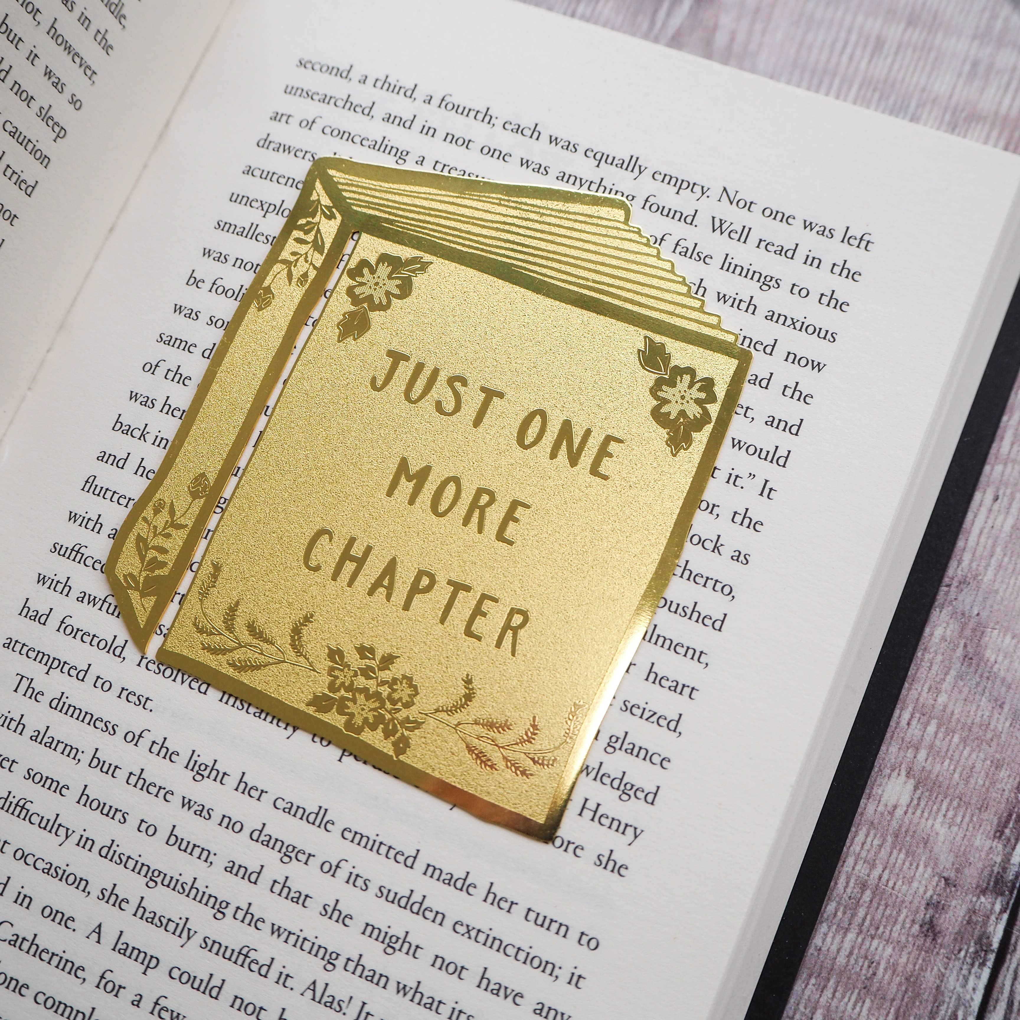 LiteraryEmporium - Vente Marque-page - Marque-page en laiton « Just One More Chapter »4