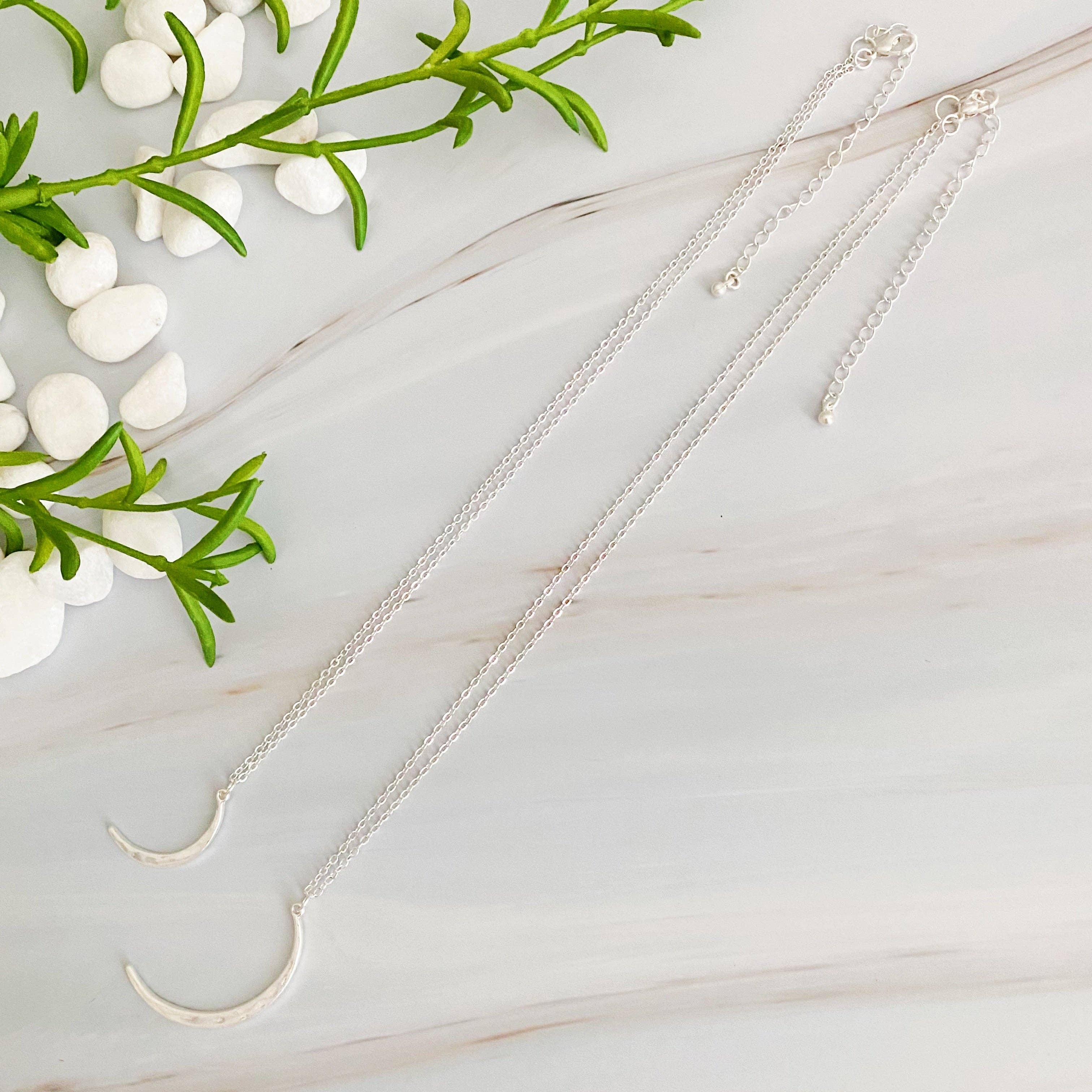 Ellison+Young – Großhandel Kette mit Anhänger/Charm – Crescent Duo Halsketten-Set, 2-teilig4