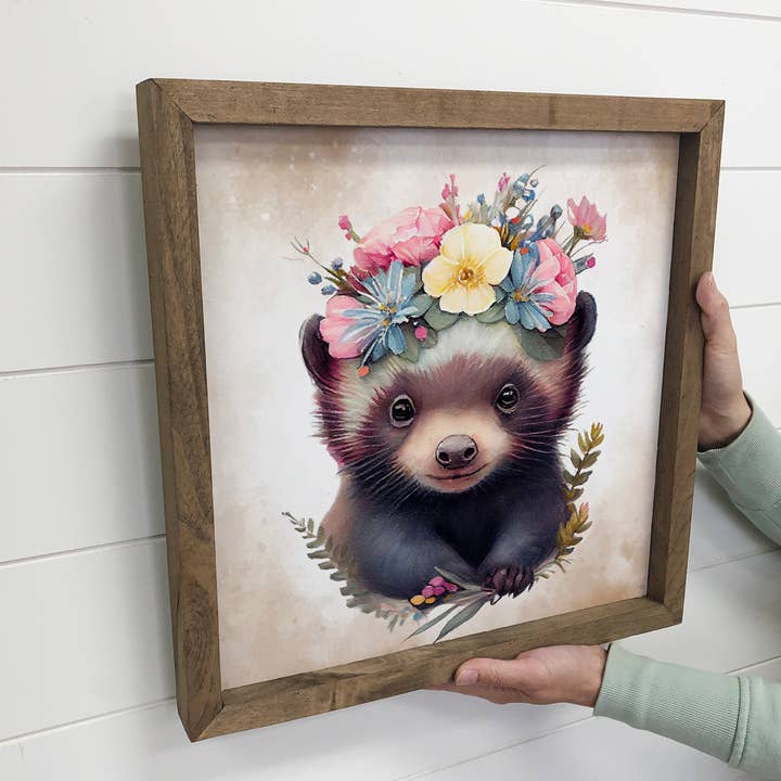 Hangout Home – Großhandel Kunstdruck – Cute Flower Wolverine - Baby Wolverine - Süßes Babytier2
