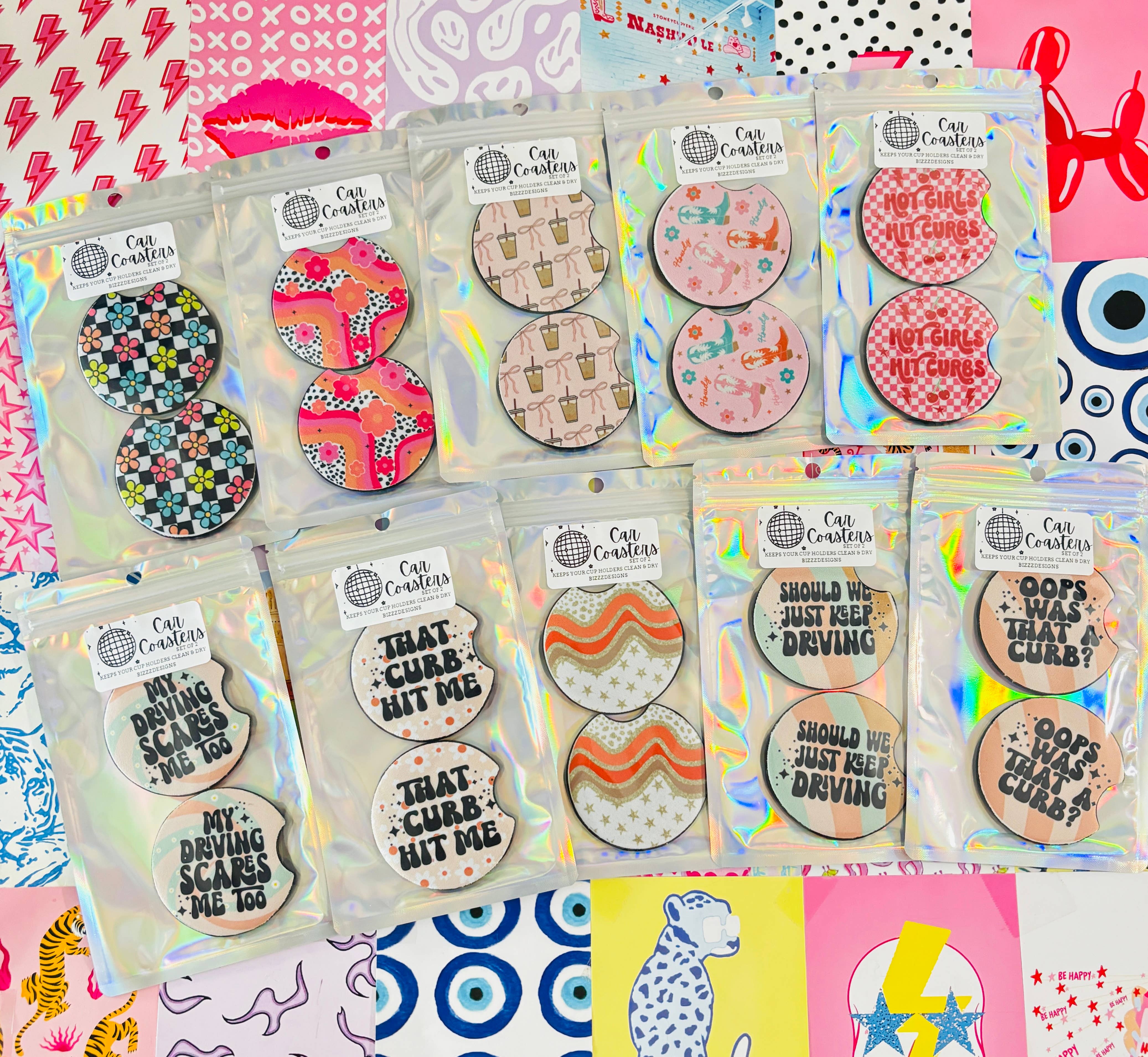 Bizzz Designs – Base de copos para carro – Mulher por atacado – Porta-copos para carros com tema Girly Car Coquette | Conjunto de 101