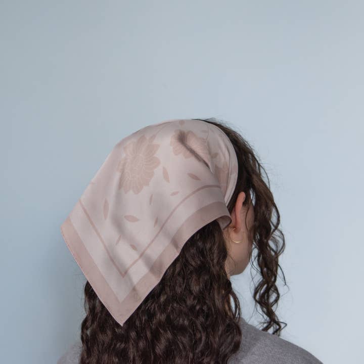 Hello Ilona - Wholesale Scarf - Women's - Kalocsa 100% Mulberry Silk Scarf - Gyöngy (Beige)