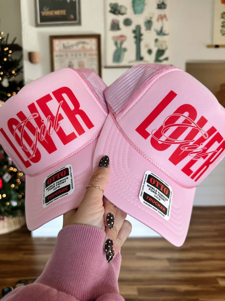 Casquette Trucker en Mousse Lover Girl Saint-Valentin pour la vente par DENVERCO.