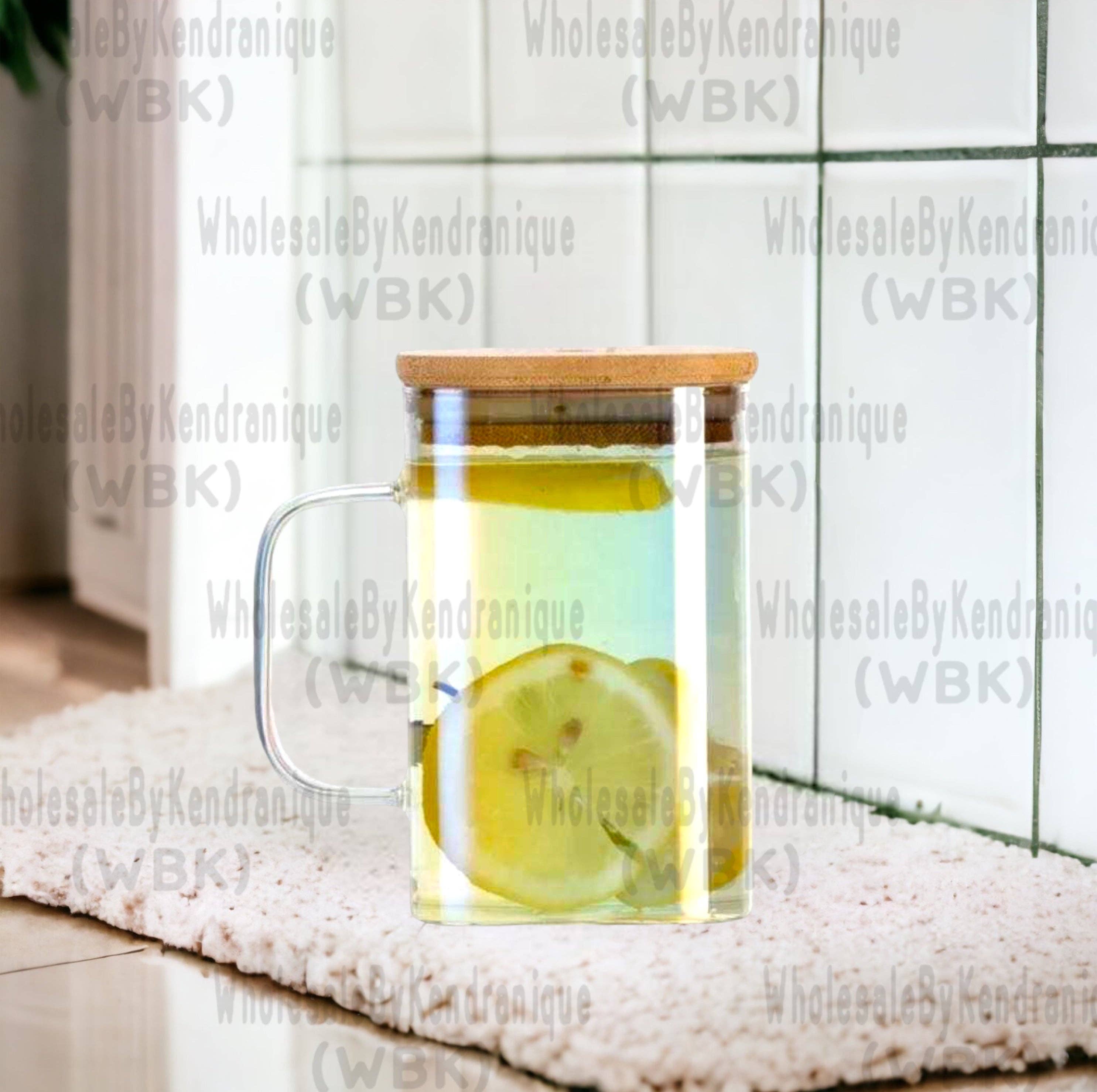 Wholesale By Kendranique - Wholesale Drinkglas/beker - 20 oz vierkante glas met handvat, bamboe deksel en bijpassend rietje1