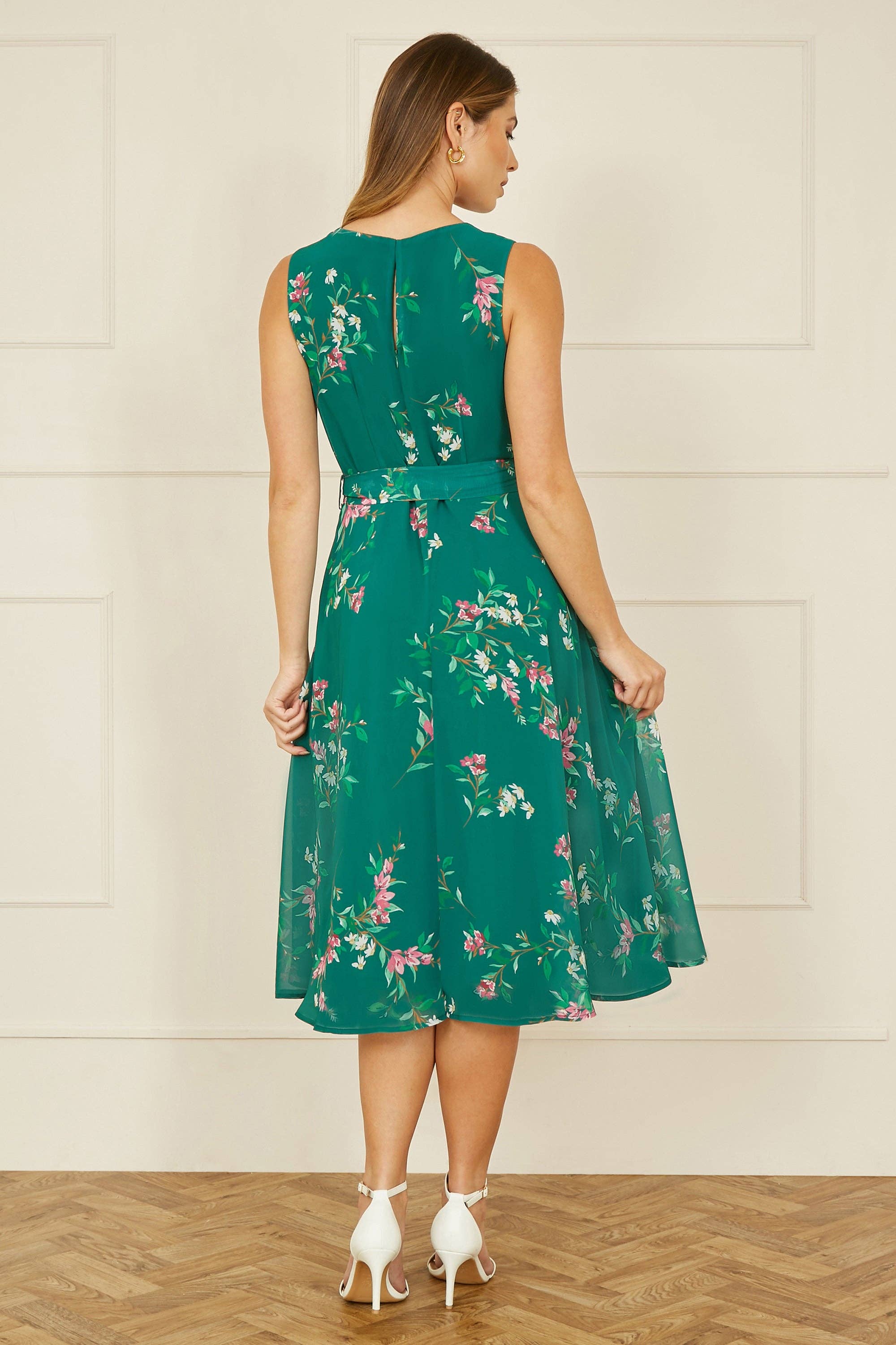 Yumi Green Daisy Print Skater Dress for wholesale on Faire3