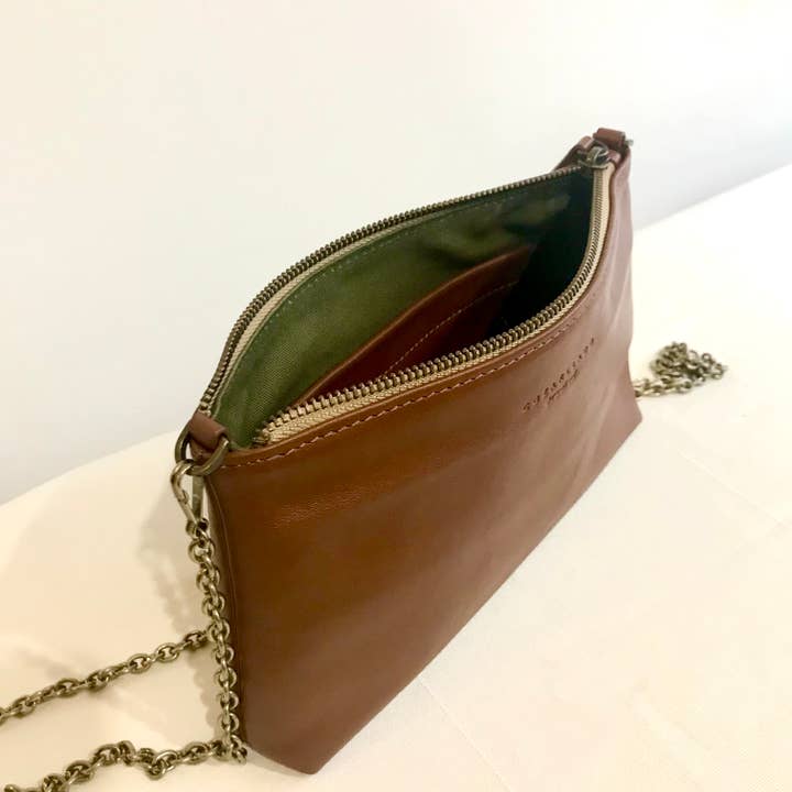 Brown and antique gold pouchette for wholesale by COZARLLADO