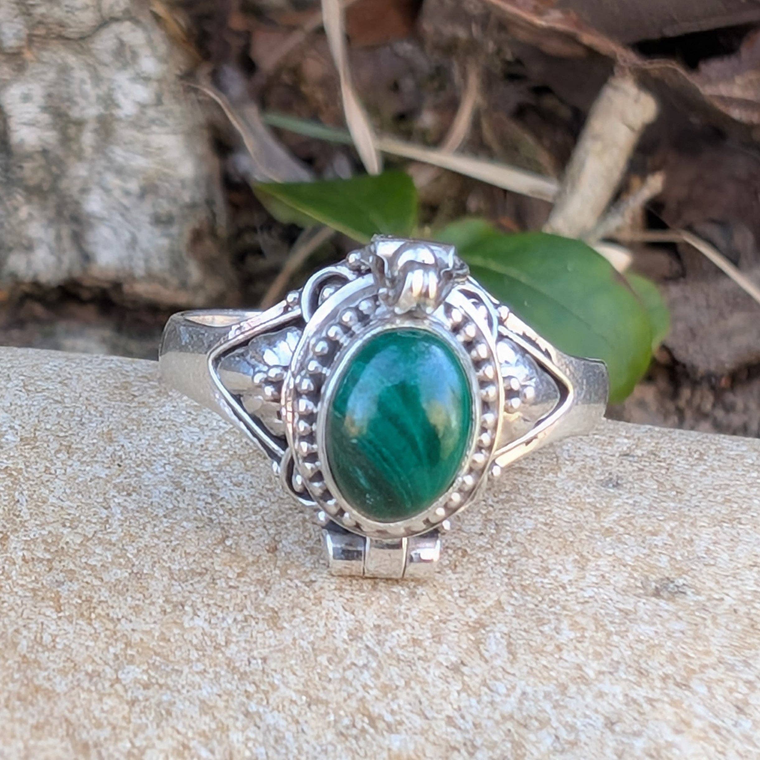 Silver Insanity – wholesale Cocktail/statement ring – Oval Poison Ring - Sterling Silver and Gemstone2