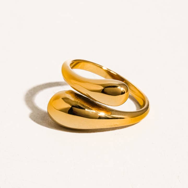 Flânerie by MAIQ - Wholesale Band/Stacked Ring - Gabrielle 18K Gold Non-Tarnish Open Twist Ring2