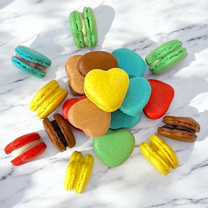 macaron centrale - Wholesale Cookie - Assorted Heart-Shaped Macarons – 36 or 72 Pack3