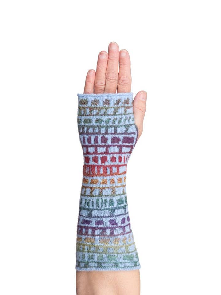 Wiggle Wristwarmers – Wool with Small Graphic Motif for wholesale by McKernan