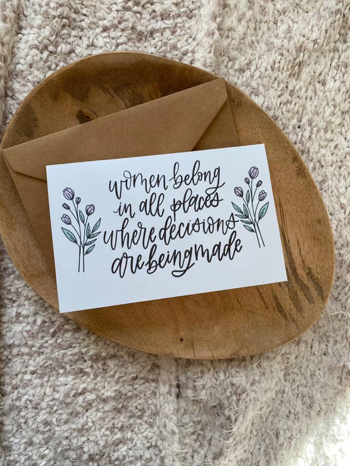 Les femmes appartiennent à tous les endroits pour la vente par Rinavation, Llc