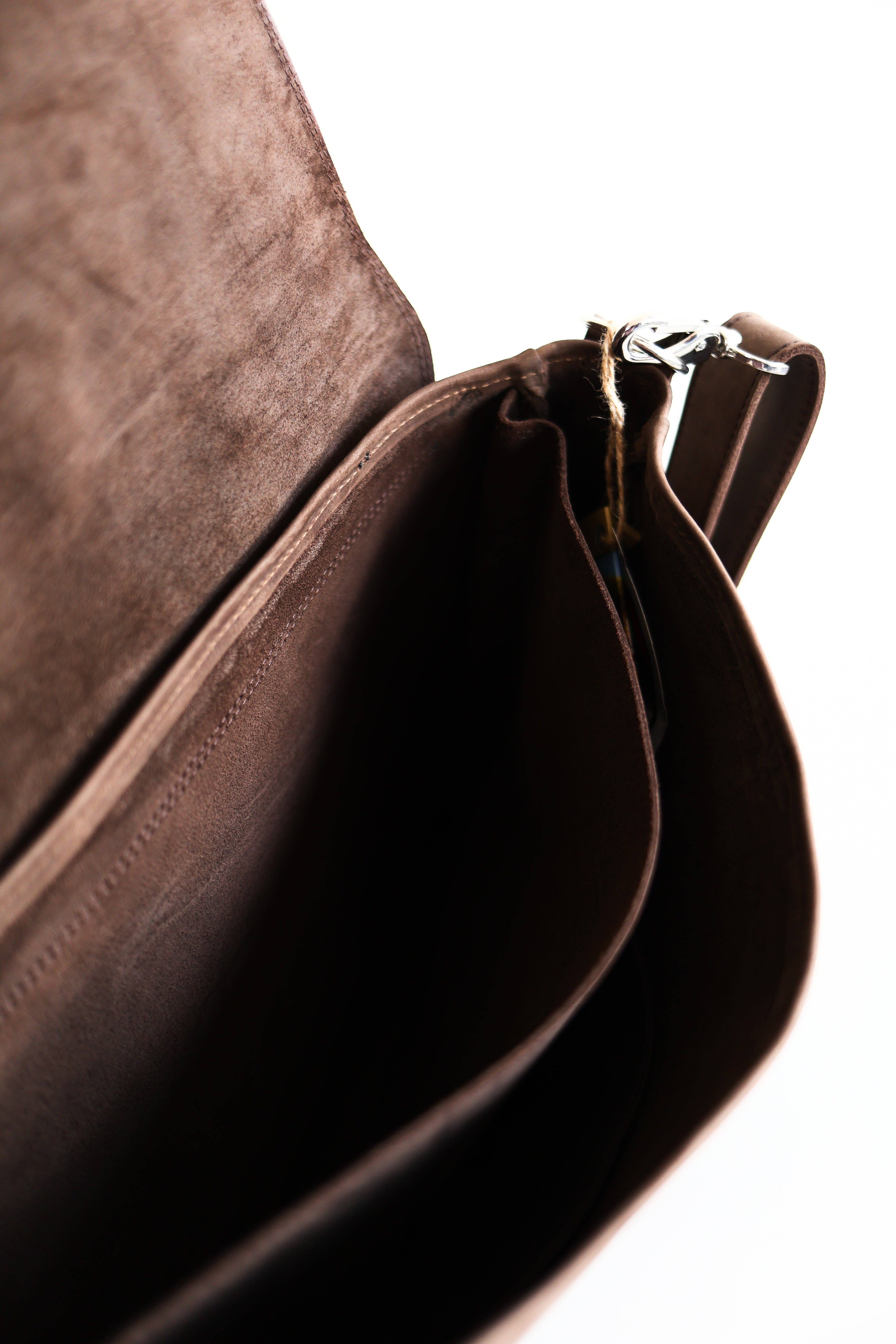 Kilele Gear  |  Rugged Leather Goods – wholesale Kurirväska – Unisex – "Wayne" Messenger-väska - Herrläder Laptopväska Western Leather9