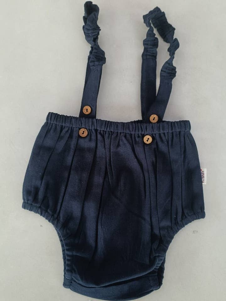 Marineblauwe bretelshorts-stijl luierbroekje voor wholesale door Yo Baby