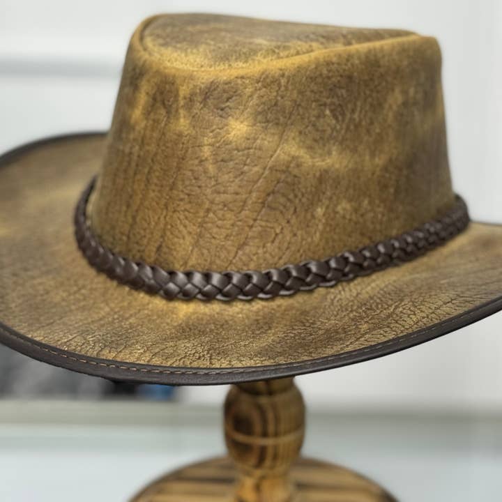 Chapeau Outback en cuir de buffle Tan Toughness | pour la vente par Lesa collection inc