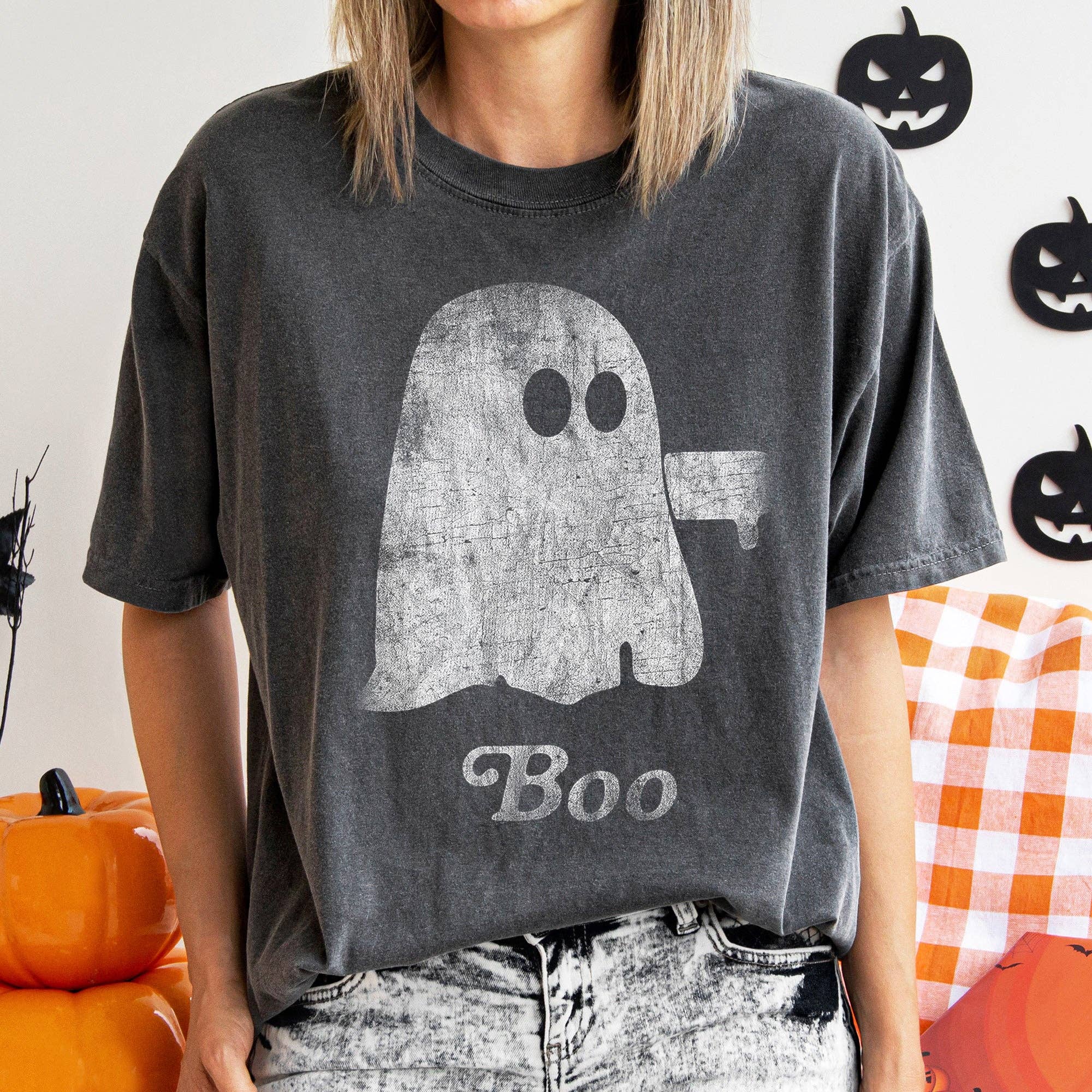 Refinery Number One LLC – T-shirt estampada - Mulher por atacado – T-shirt Boo Retro Ghost Branca Estampada3