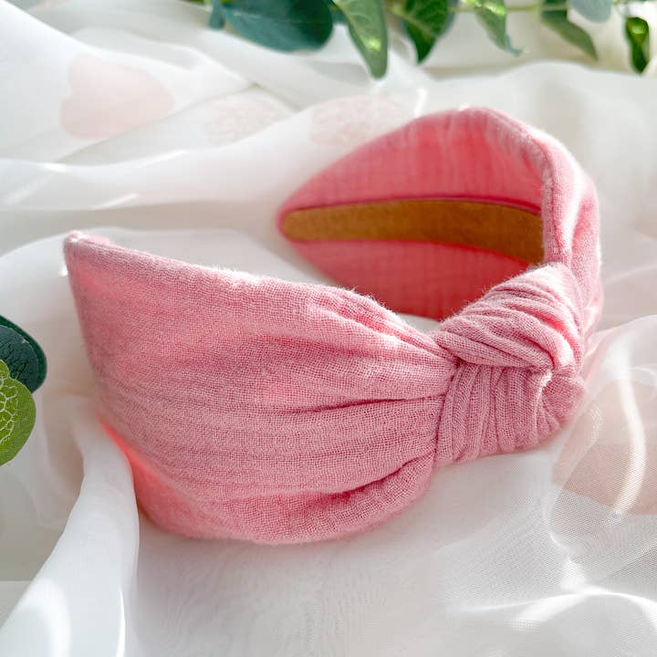 Accessoire pour cheveux Knot Headband - Rose pour la vente par Nine Designs Ltd
