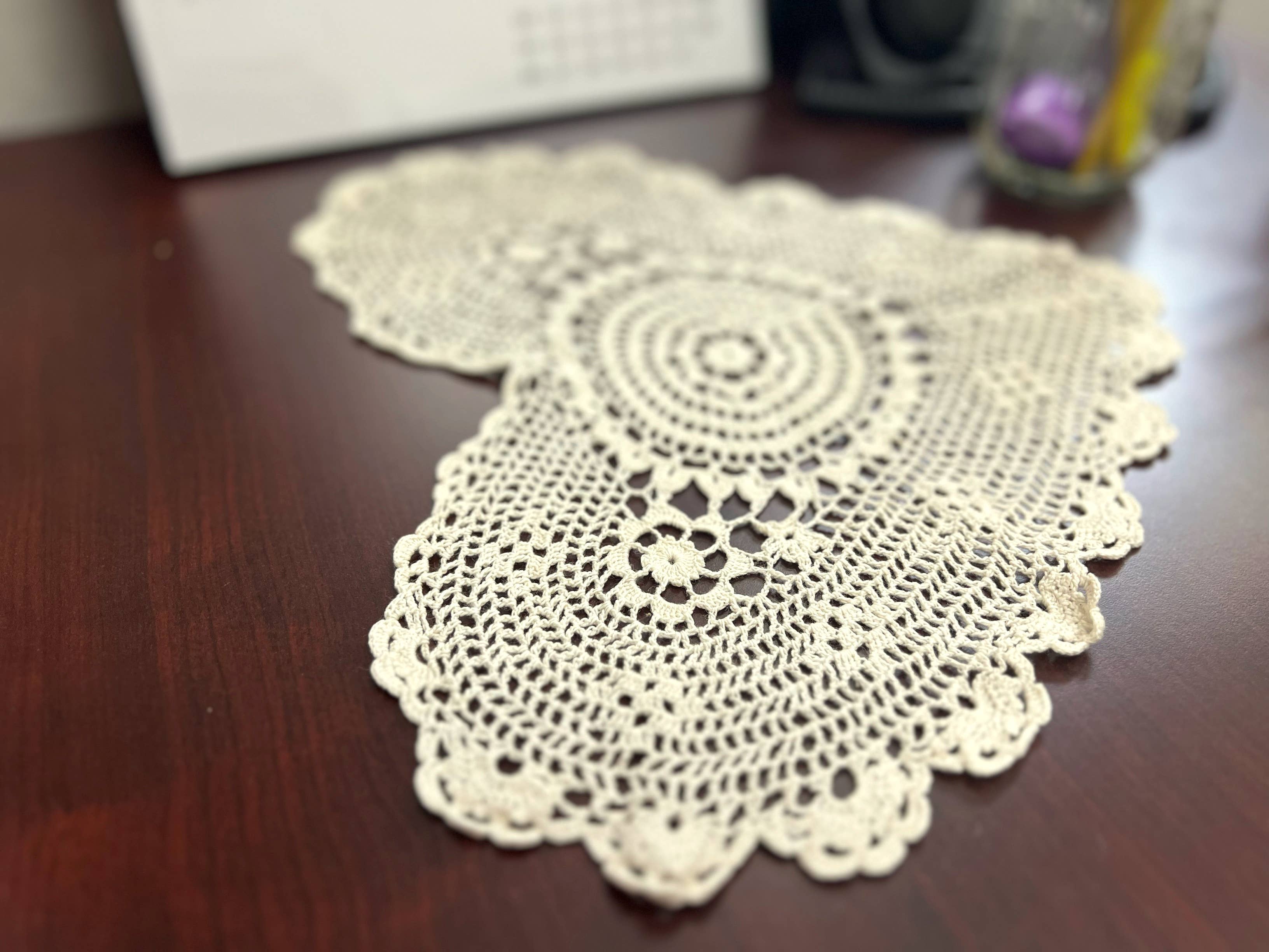 Ecru Annie's Treasures håndhæklede hjerteformede dugservietter for engroshandel på Faire13