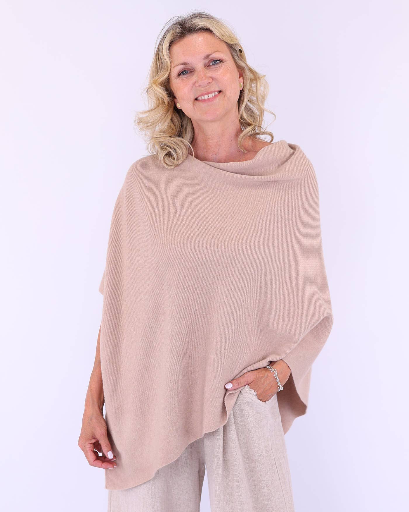 Cadenza Italy Ltd – wholesale Poncho – Women's – Summer Poncho with Buttons6