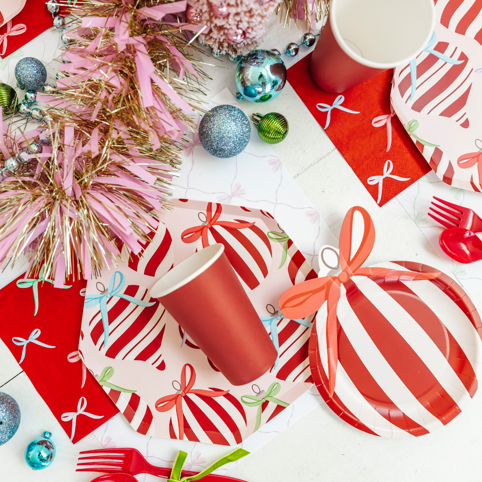 Festive Fun Co. - Vente Assiette jetable - Assiette en forme d'ornement2