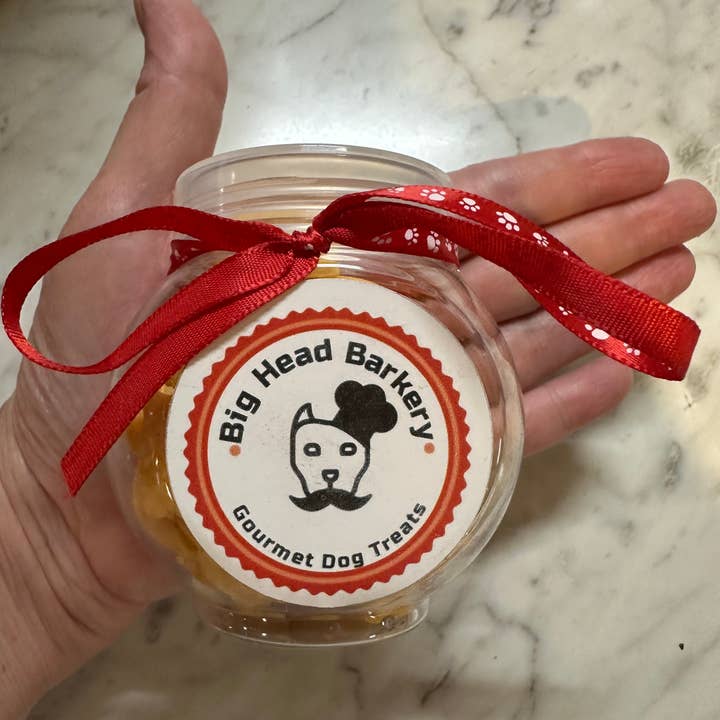 Big Head Barkery - Wholesale Pet Treats - Dog - Cheddar Cheese Fish-Shaped Dog Treats |Crunchy, Savory Bites2