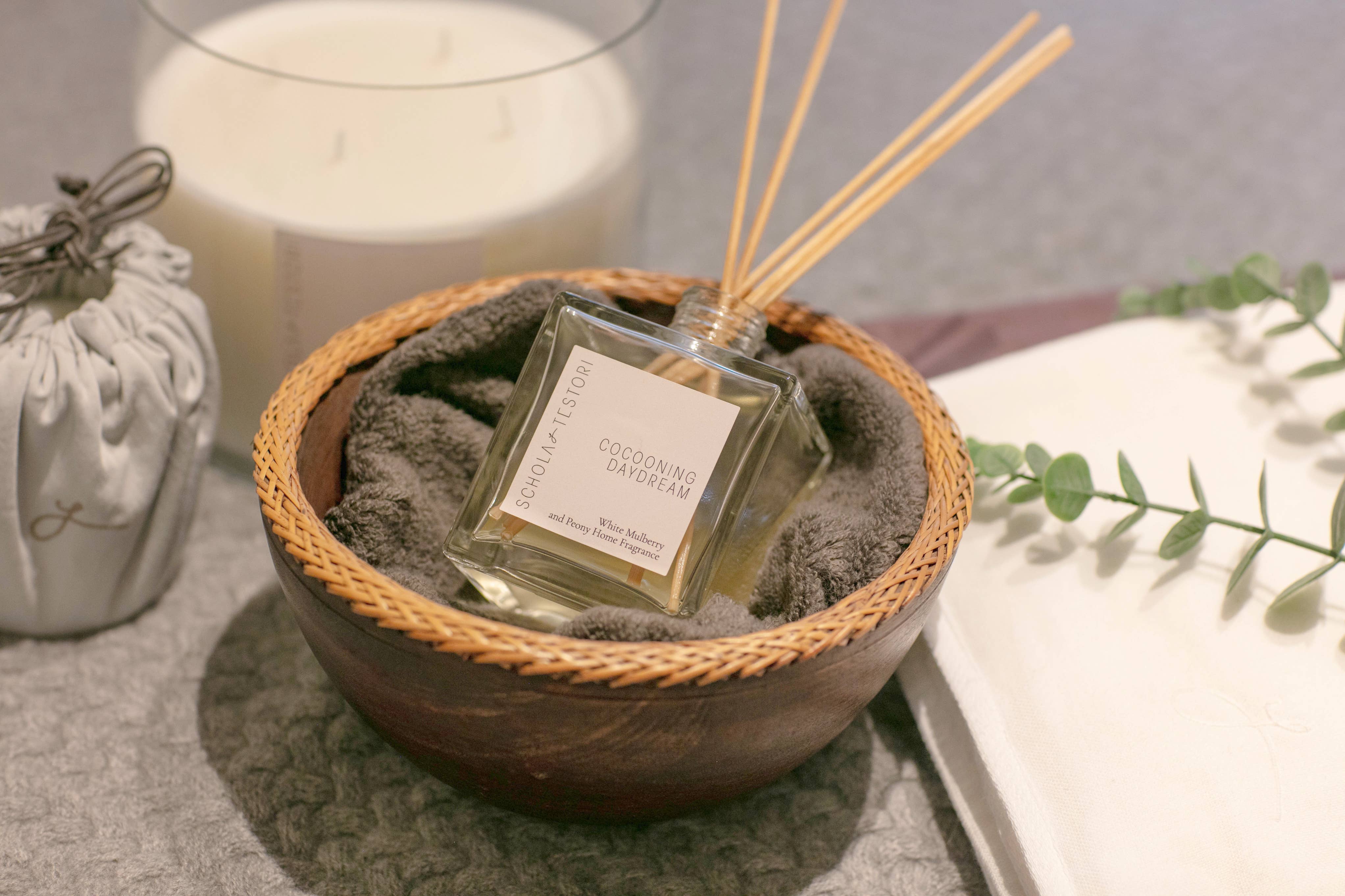 Schola Testori – wholesale Reed diffuser – Fragrance Diffuser Cocooning Daydream White Mulberry & Peony2