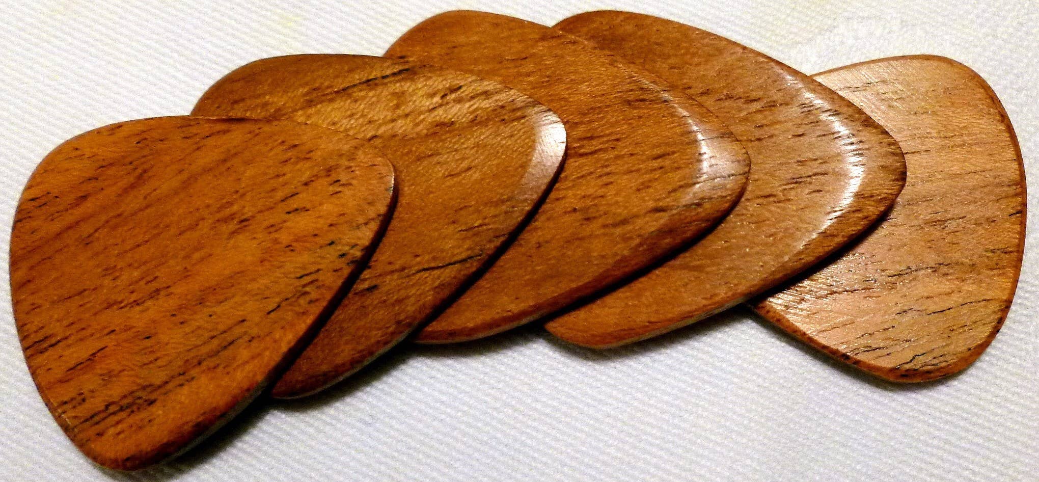 US Blues Artist Quality Guitar Picks - Wholesale Musical Instrument - ToneWood Acacia (Pack of 3 Picks)2