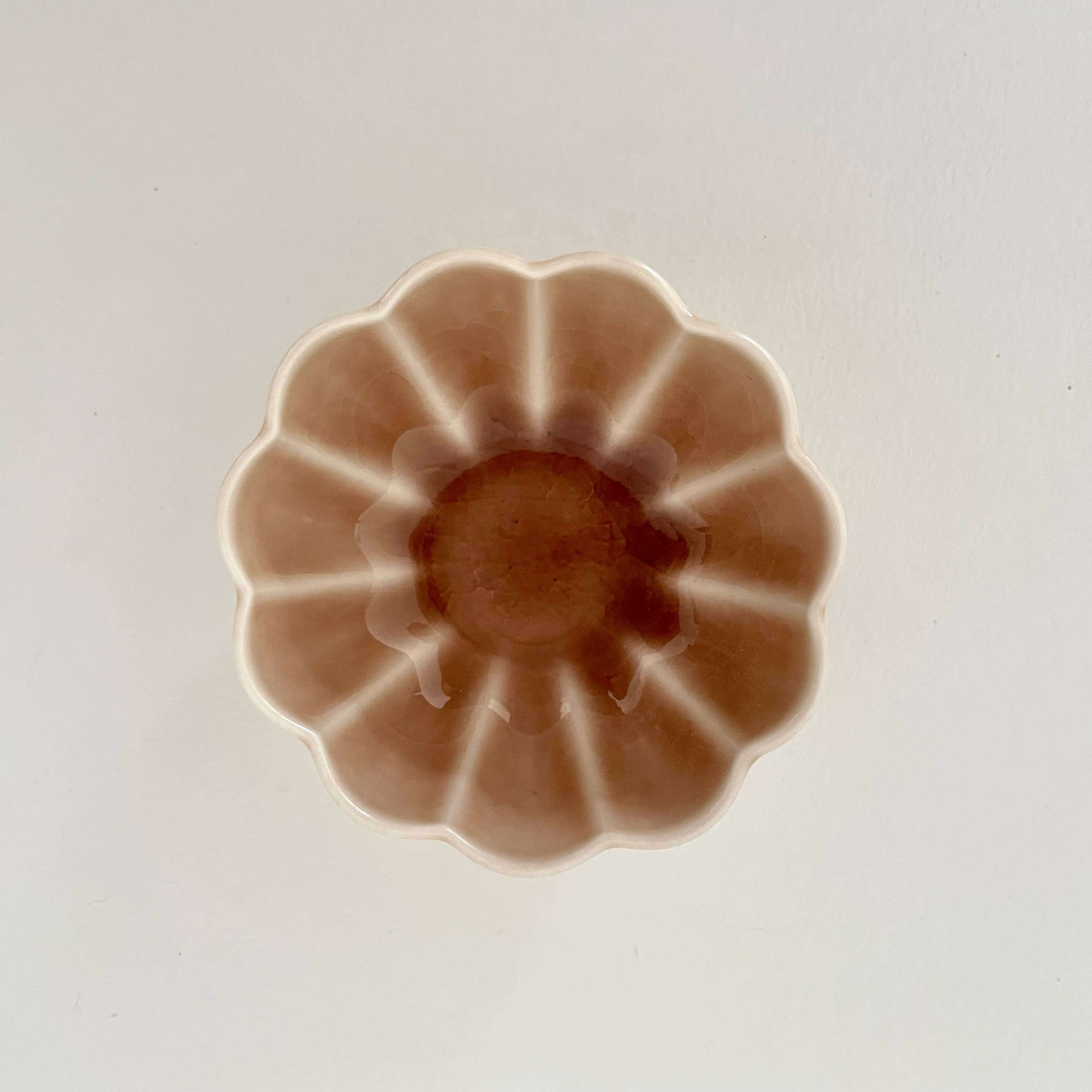 fort & field - Wholesale Decorative Plate/Dish/Bowl - 3" small ceramic pastel chrysanthemum shape Japanese dishes15