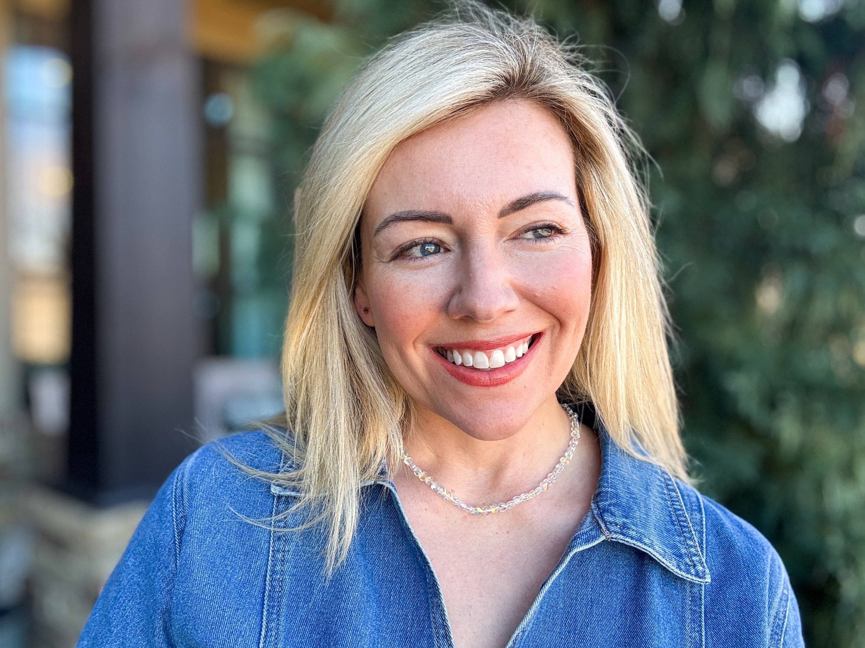 Taylor Elliott Designs – Colar com missangas/pérolas por atacado – Colar com Contas - Corações de Vidro - Nora1