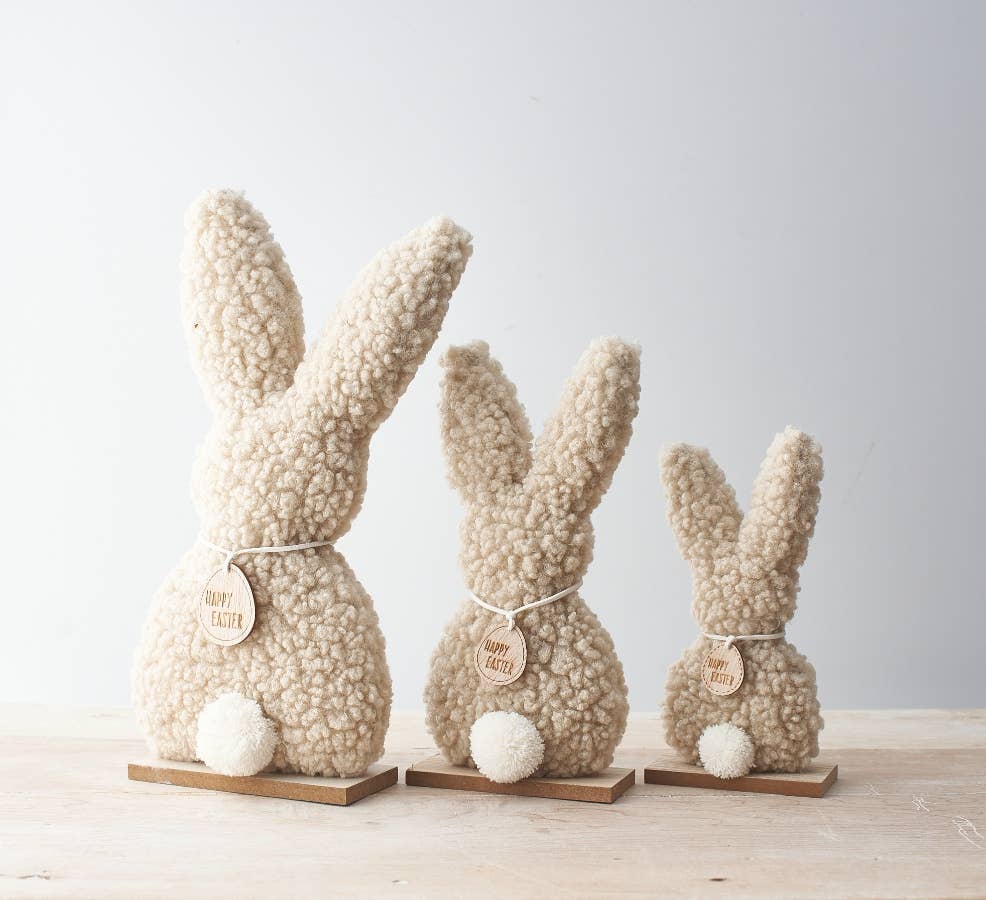 Gainsborough Giftware x Portland Living - Vendita all'ingrosso Decorazioni da tavolo - Coniglio pasquale in sherpa, piccolo 19 cm1