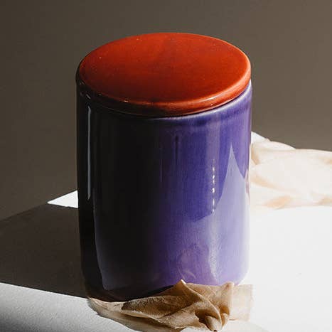 Basilisca Violet & Bordeaux Candle for wholesale by MAISON PICHON UZES