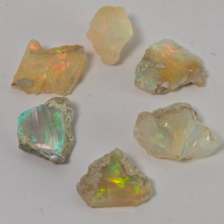 6 stuks Ethiopische opalen ~ Ruwe mineraalmonsters ~ Kristallen voor wholesale door Aquamarine Daydream Wholesale
