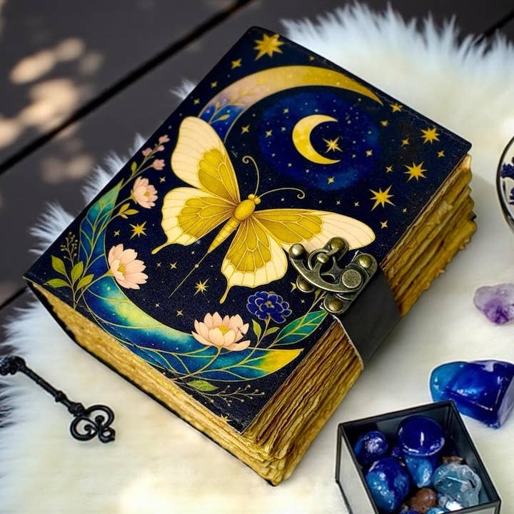 Leatherooze - Vendita all'ingrosso Diari/agende - Libro delle Ombre in Pelle di Falena Luna – Grimorio di Stregoneria