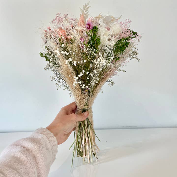 Chaton Et Monsieur Ours - Wholesale Dried/Pressed Flowers - PASTEL DRIED FLOWER BOUQUET5