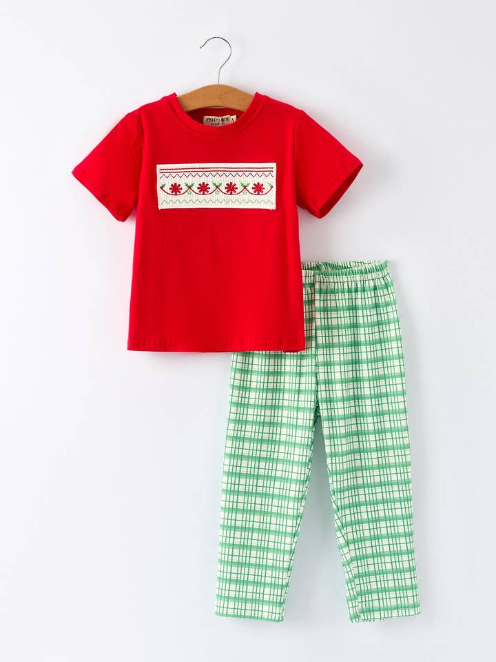 Conjunto Rojo y Verde de Navidad: Pantalones de Cuadros Navideños con Camiseta Roja para venta al por mayor de Rylee Faith Designs