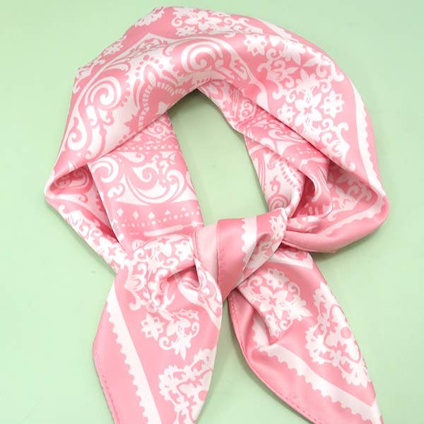 Rose Foulard bandana rose motif cachemire effet soyeux | 40SC629 en vente sur Faire0