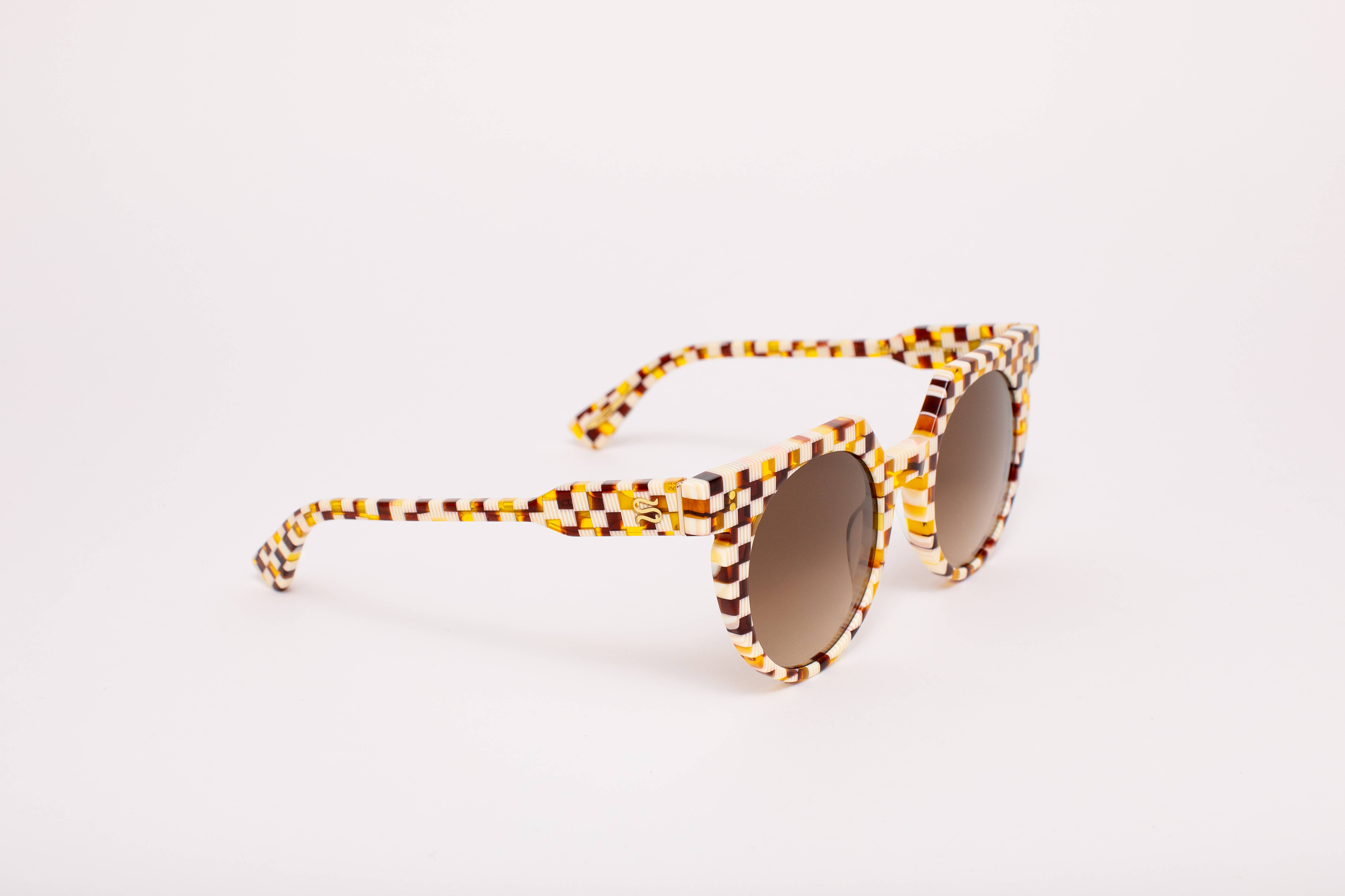 SARDINE - Wholesale Sunglasses - Unisex - SARDINE - Aster - Toasted Moxie Round Checkered Sunglasses2