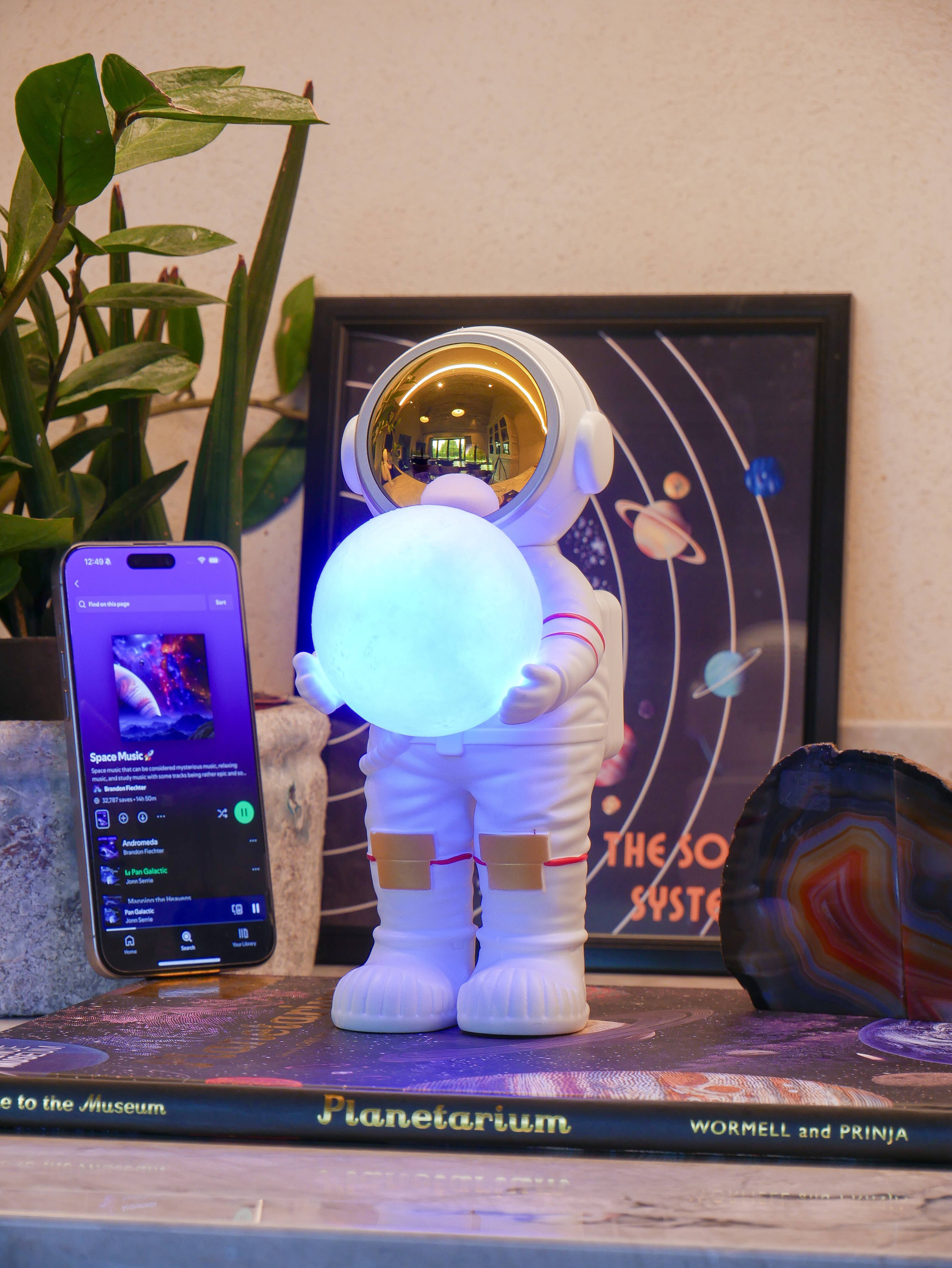Steepletone UK Ltd - Wholesale Speakers - Space Sound - Astronauate Bluetooth Speaker and Mood Light9